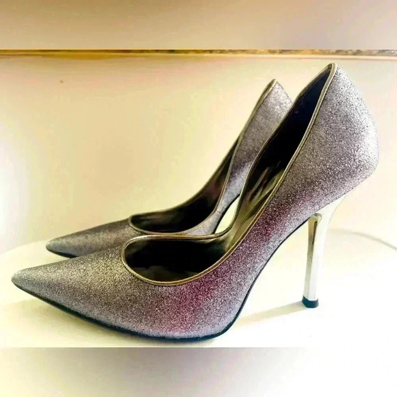 GUESS SHOES SIZE 6.5 SHIMMER SOFT PURPLE COLOR LIKE NEW CONDITION - Picture 4 of 16